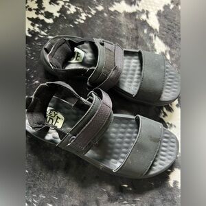 Hey dude women’s Collin’s sandals